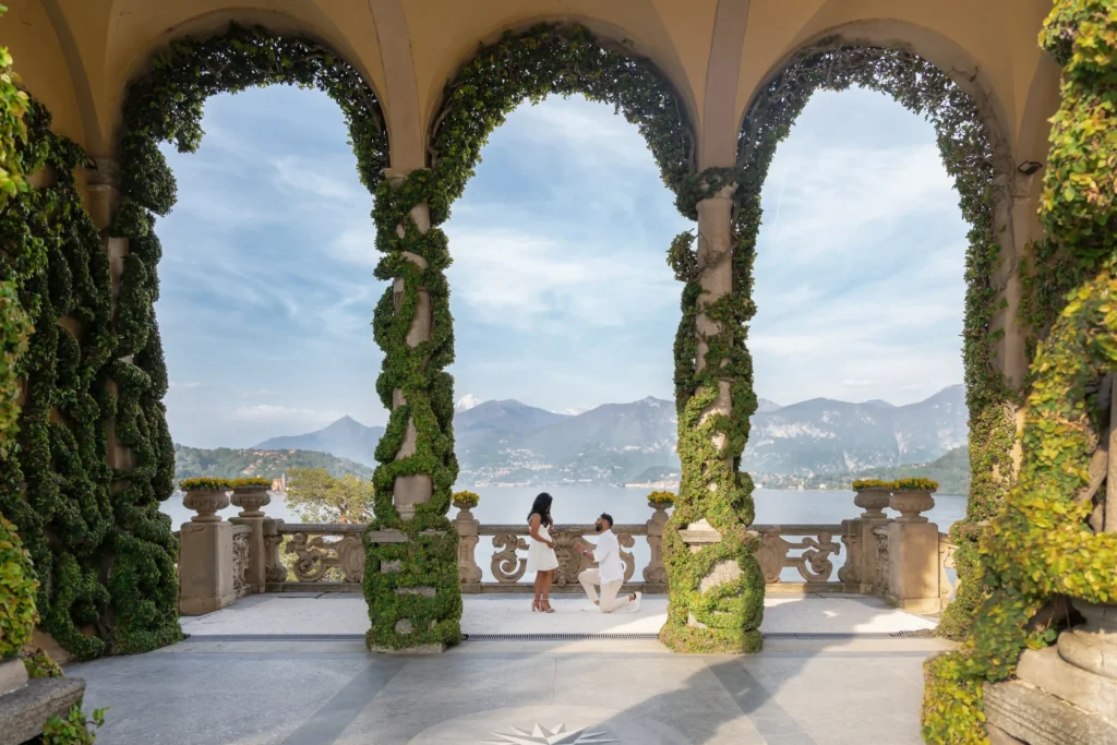 Where is Lake Como from Milan